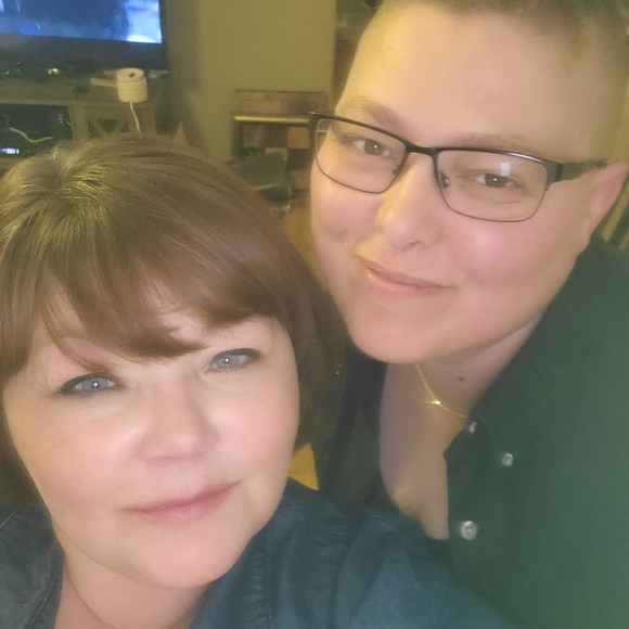 Meet your Posher, Melissa - Picture 1 of 1